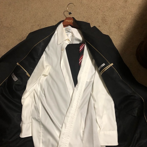 Suit - Picture 2 of 4